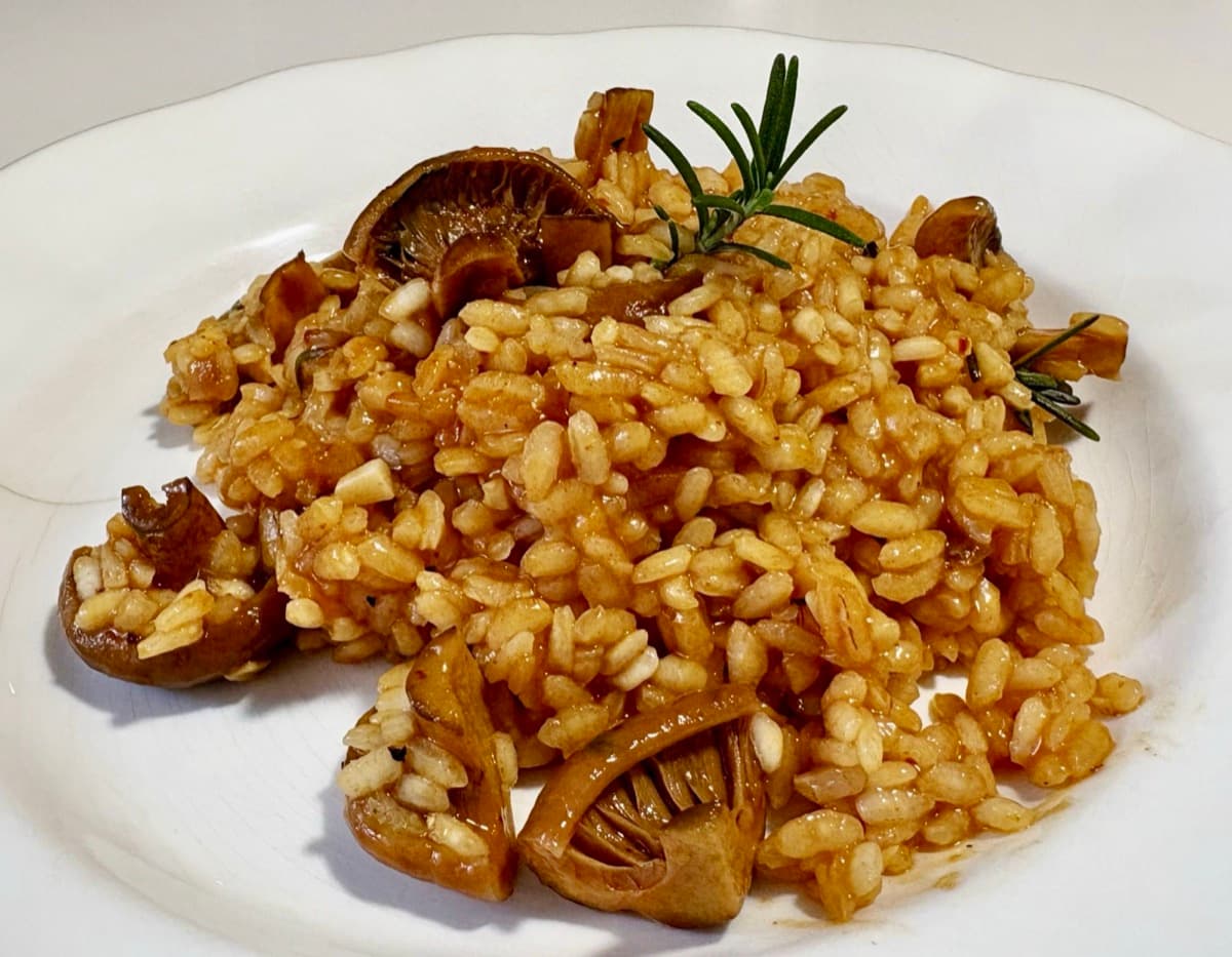 Foto de la receta Arroz con níscalos y pimiento choricero