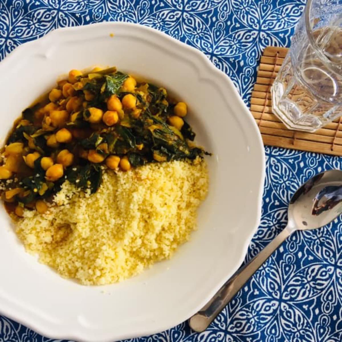 Foto de la receta Garbanzos con curry, espinacas y cuscús