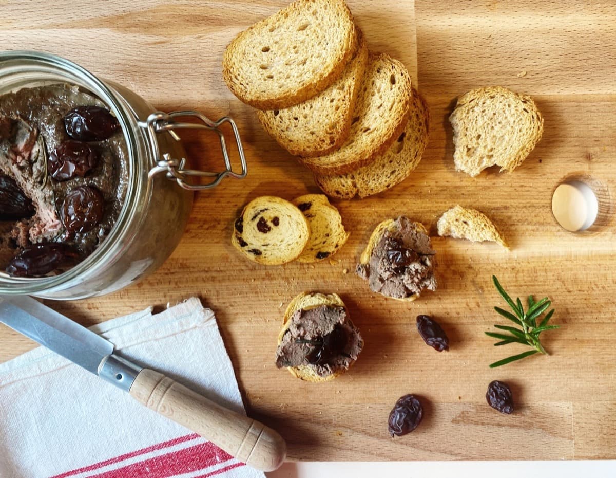 Foto de la receta Paté de hígado con pasas o higos