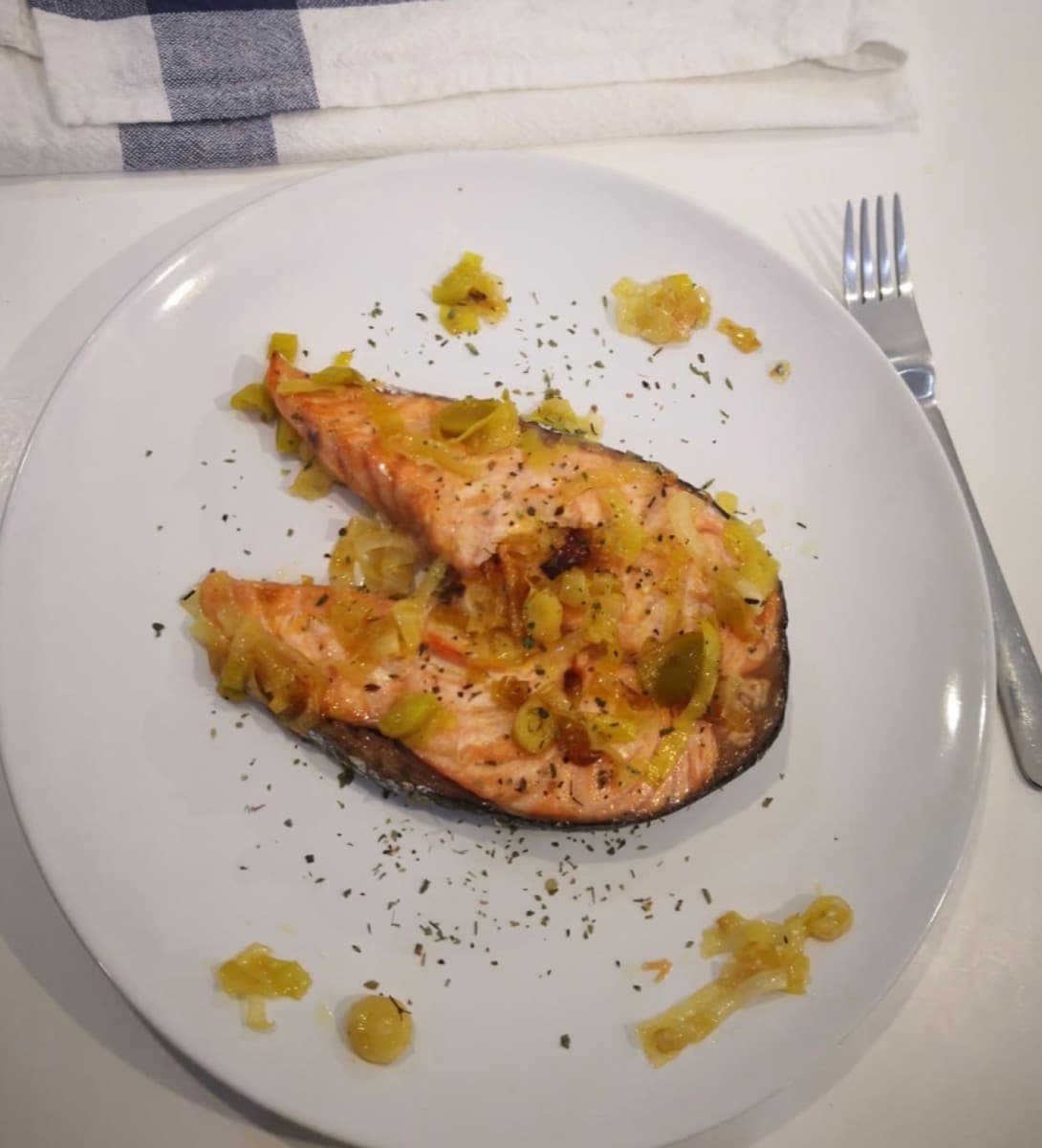 Foto de la receta Salmón al horno con naranja y puerro