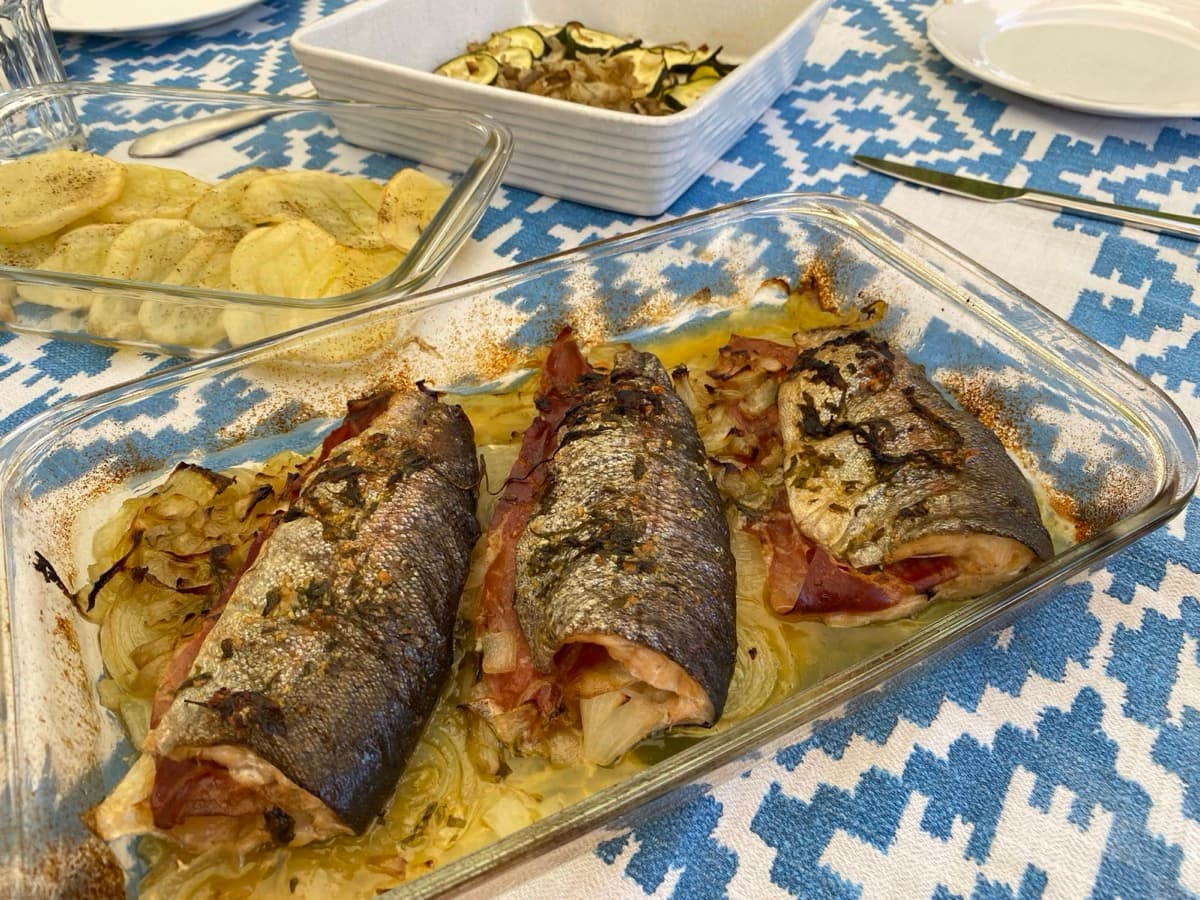 Foto de la receta Trucha rellena de jamón al horno