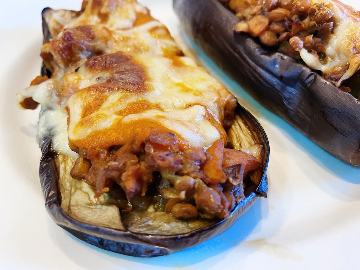 Foto de la receta Berenjena rellena de boloñesa de lentejas