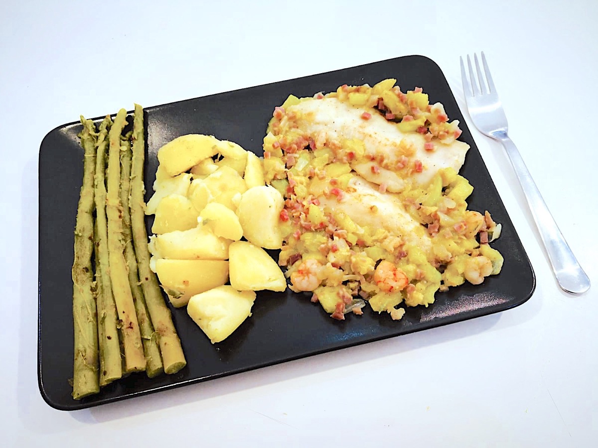 Foto de la receta Merluza con jamón y gambas
