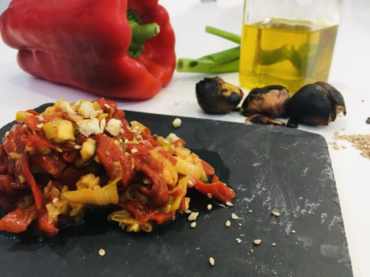 Foto de la receta Pimientos asados con cebolleta y castaña