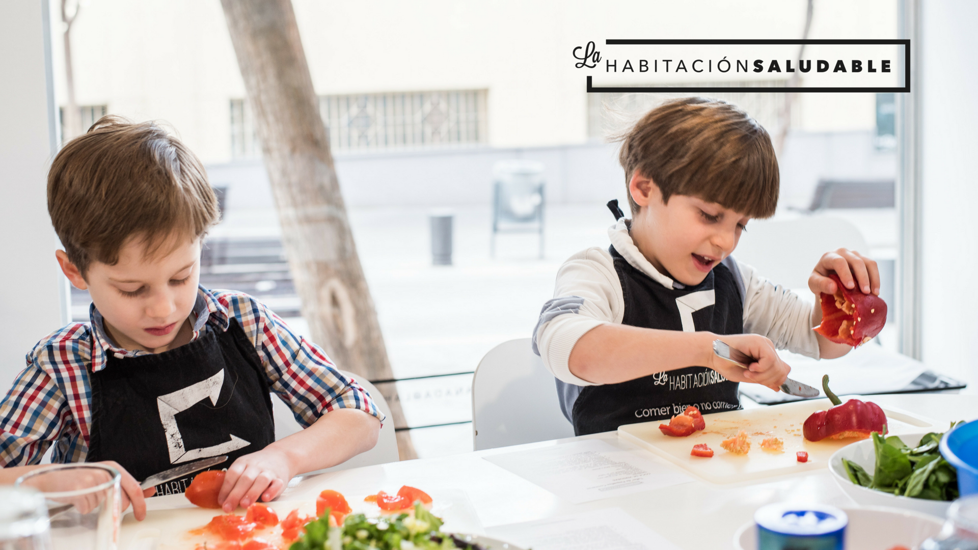 Niños cocinando