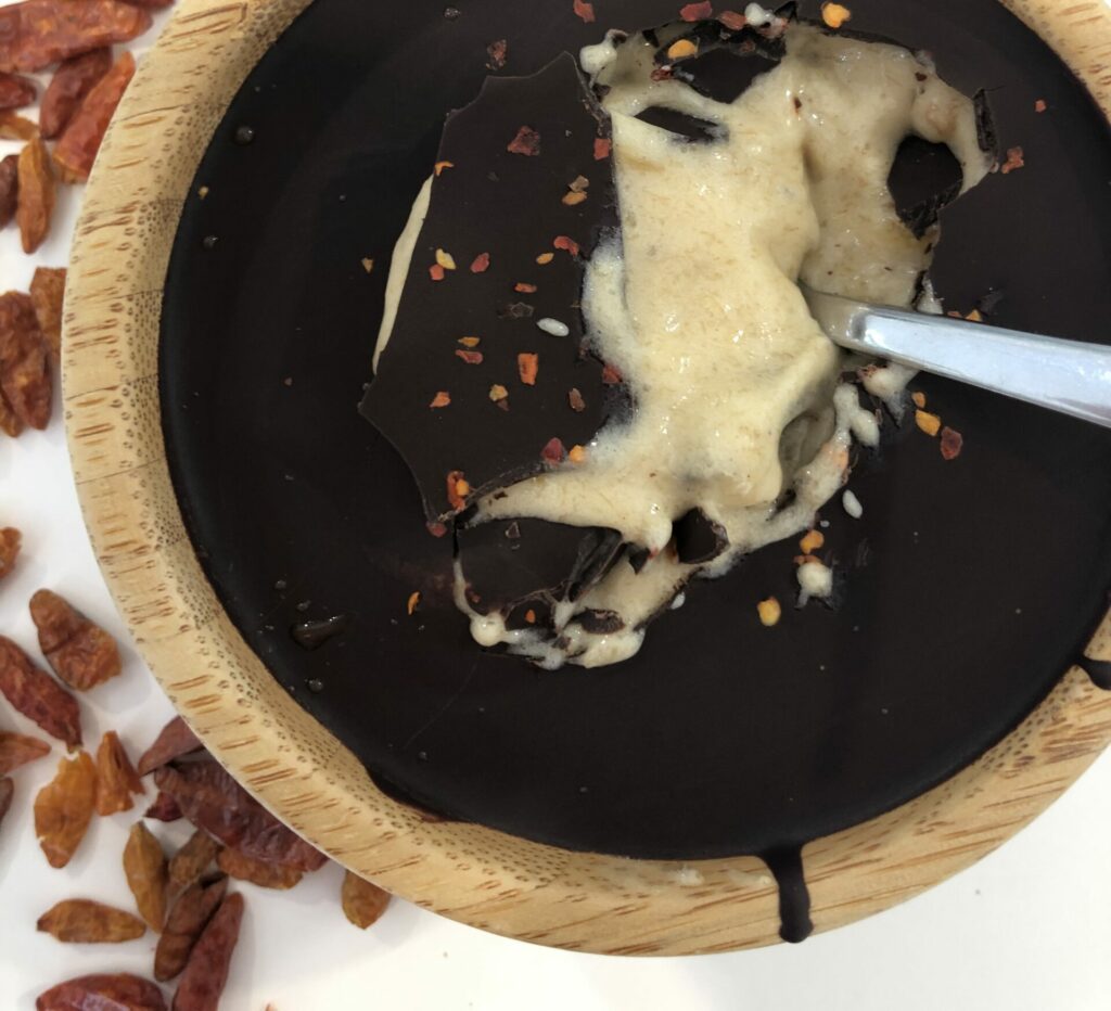 Helado de chocolate negro con chile