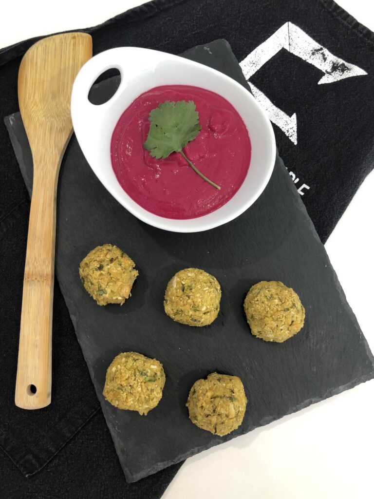 falafel de coliflor rosa