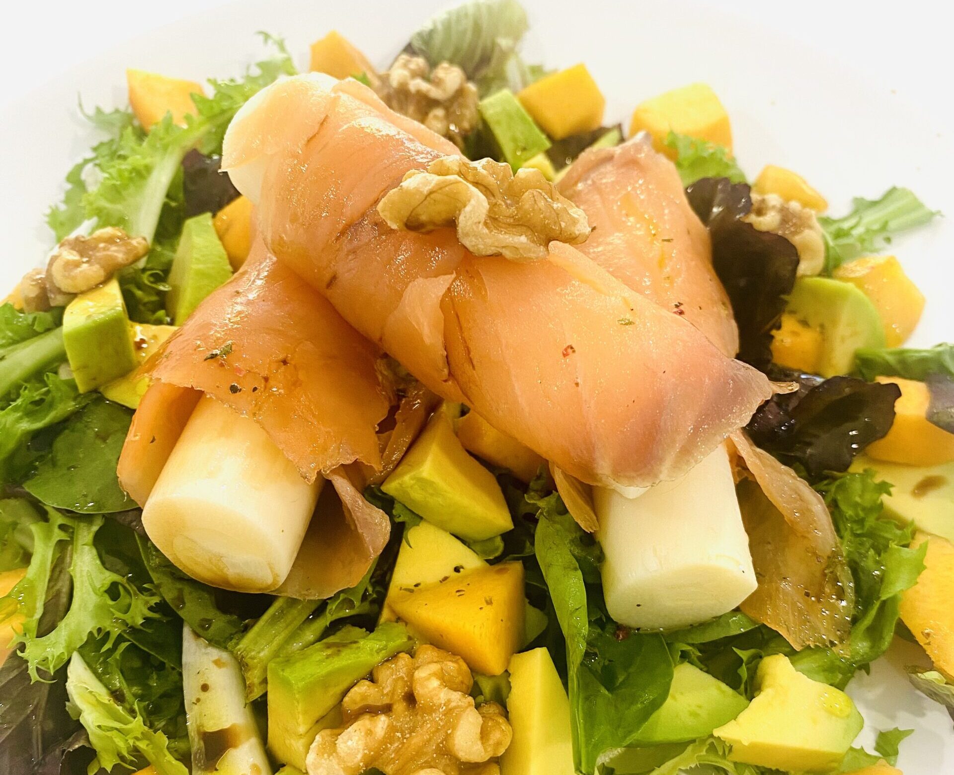 Ensalada de salmón y mango